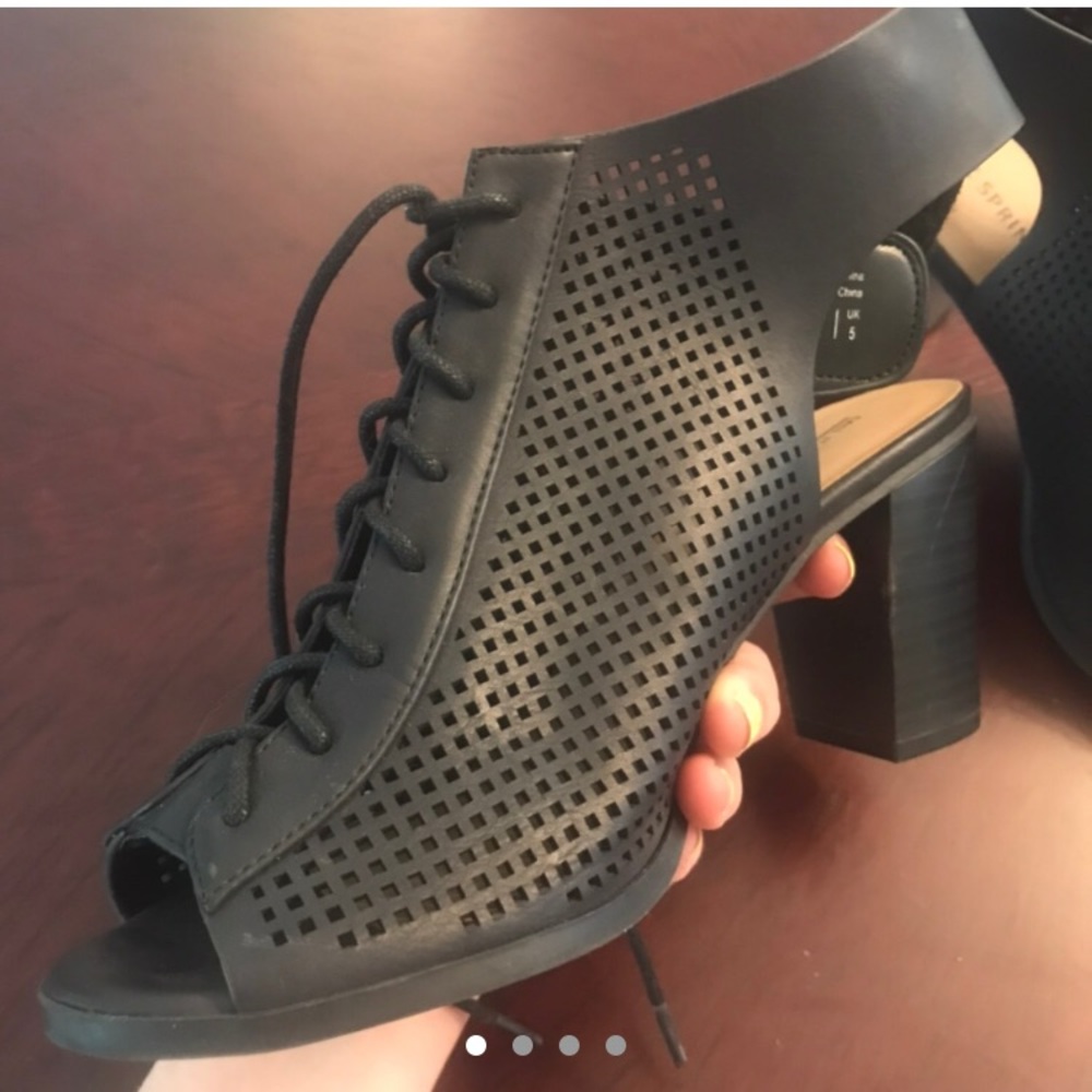 perforated ankle boot/ sandals